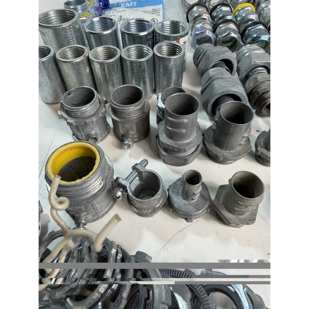Electrical Conduit Fittings Lot: EMT Connectors, Couplings & Locknuts - Picture 3 of 15